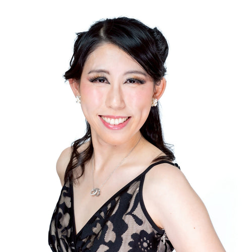 Ayaka Mochizuki  - Mrs. Japan